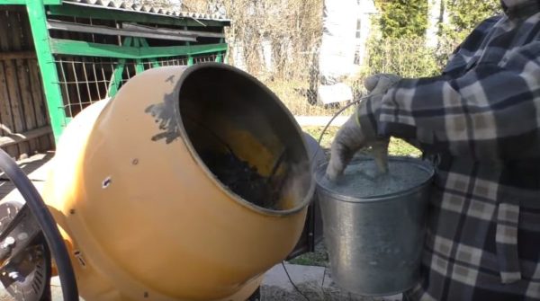 Цемент нельзя сыпать сразу в воду